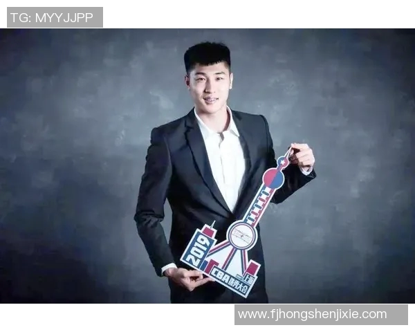 何思雨的成长之路：从校园梦想到职场挑战的心路历程