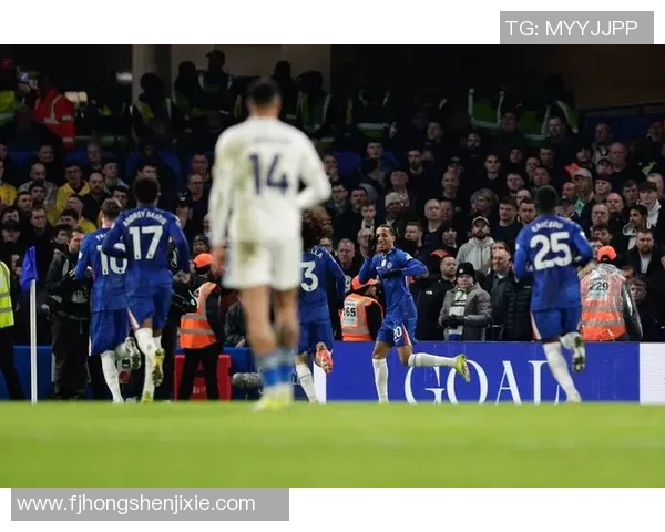 切尔西与利兹联对决分析:战术布局与球员表现的全面解读 切尔西与利兹联对决分析:战术布局与球员表现的全面解读