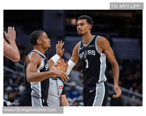 文班亚马法国队首秀狂砍27分横扫意大利引发NBA球探高度关注