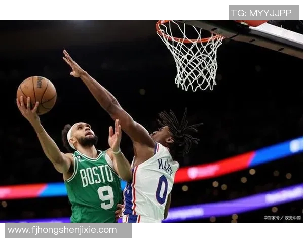 雄鹿与尼克斯激战正酣比分悬念不断引发球迷热议 雄鹿与尼克斯激战正酣比分悬念不断引发球迷热议