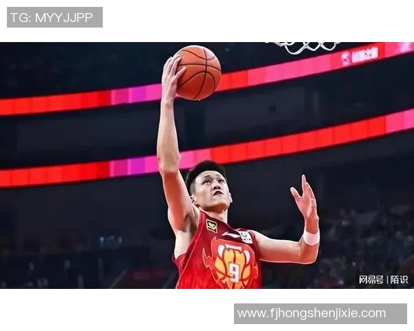 周鹏：从篮球场上的拼搏者到生活中的奋斗榜样，激励无数年轻人追逐梦想